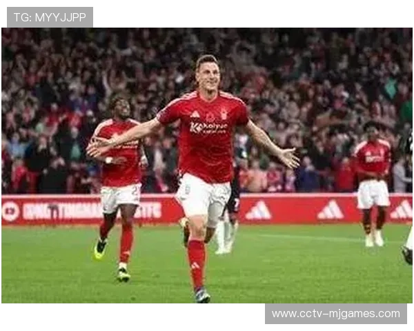 桑德兰高位逼抢对阵利兹联快速反击，战术博弈成看点