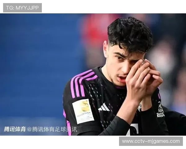 拜仁小将帕夫洛维奇远射中柱,赛后获凯恩鼓励 拜仁小将帕夫洛维奇远射中柱,赛后获凯恩鼓励